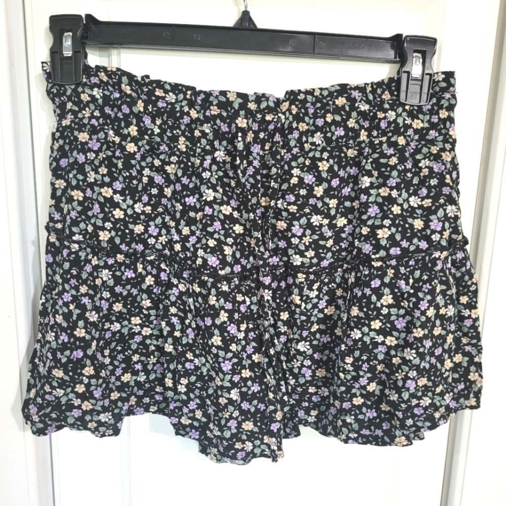 Aeropostale Floral Black Ruffle Shorts, Size Medium, Green, Purple